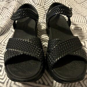 Skechers archfit black plastic sandals 8
